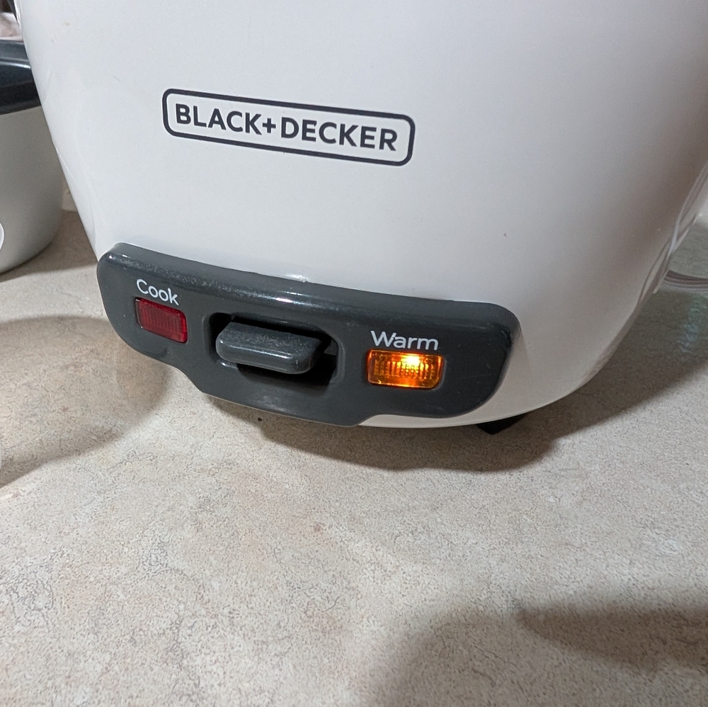 Black & Decker Rice Cooker - Picture 6 of 9
